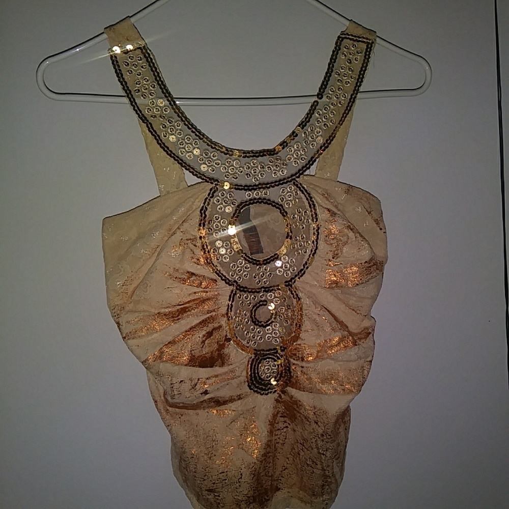 $5 w bundle w/ 2 more. Sequin and lace top